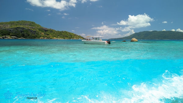 A Genesis hajó indulásra készül Cocos-szigetnél.